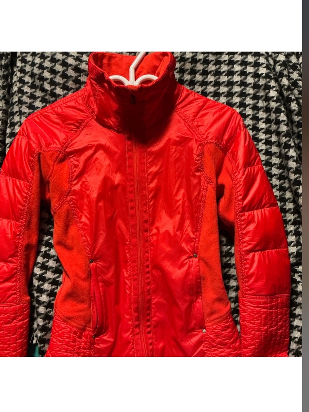 Lululemon Red Lightweight Quilted Jacket – Women’s